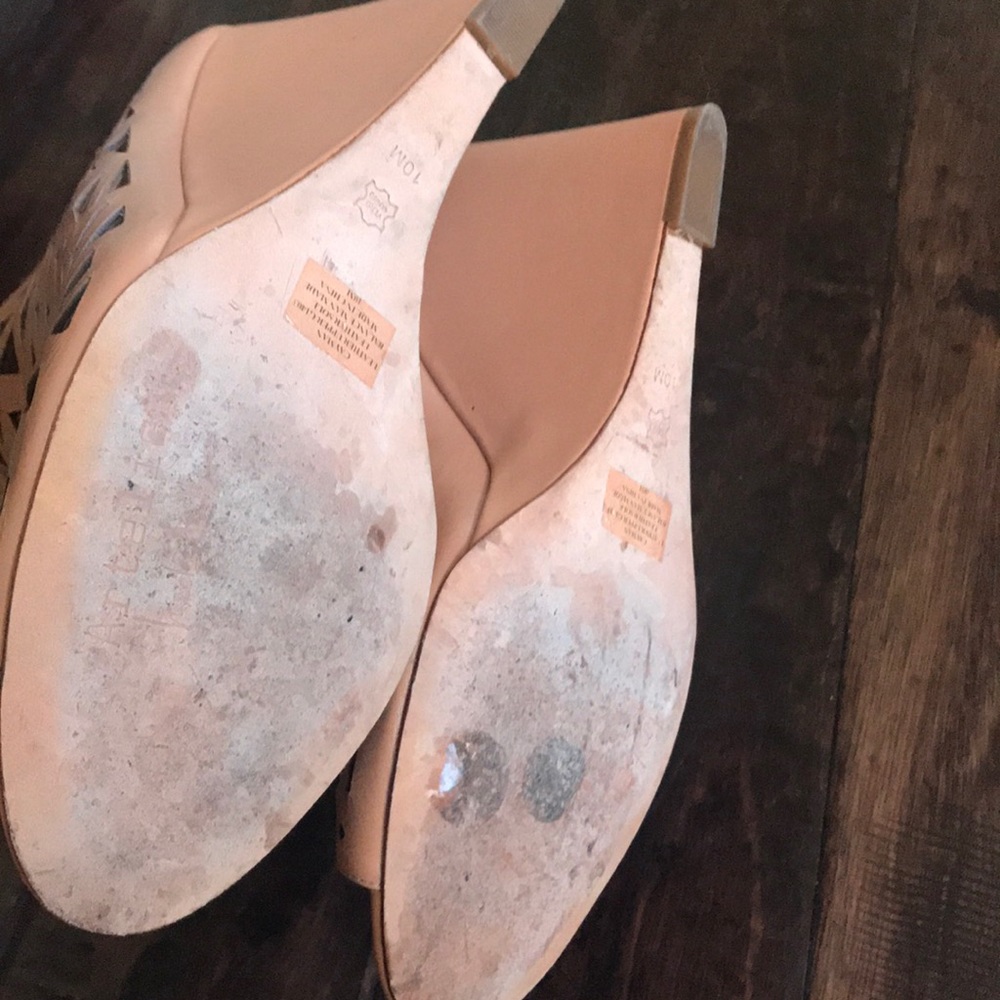 *SOLD* Artelier Nicole Miller Nude Cut Out Wedges - Picture 7 of 7